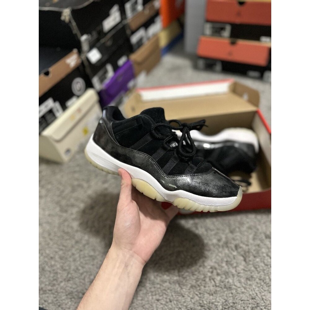 Jordan 11 Retro Low Barons 2017 Size 8.5